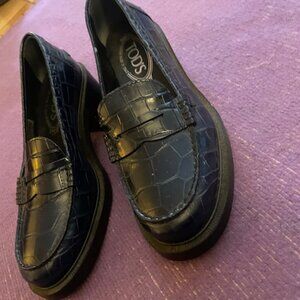 Tod's Chunky Heeled Loafer Size 6.5 Navy Blue Excellent Condition!